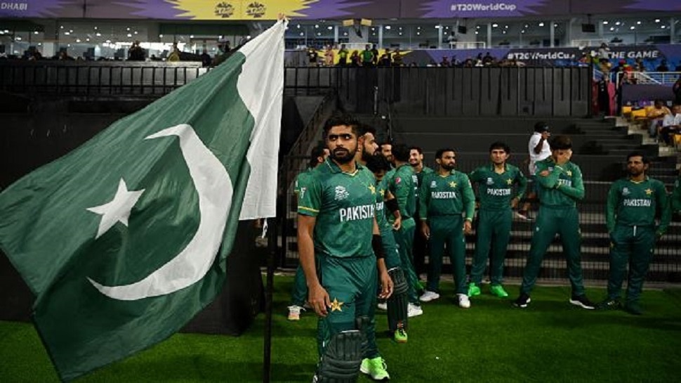 IND vs PAK: ଭାରତ ବିପକ୍ଷରେ ଏକ କଳା ବ୍ୟାଣ୍ଡ ଲଗାଇ ଖେଳିବେ ପାକିସ୍ତାନ ଖେଳାଳି, ଜାଣନ୍ତୁ କାହିଁକି?