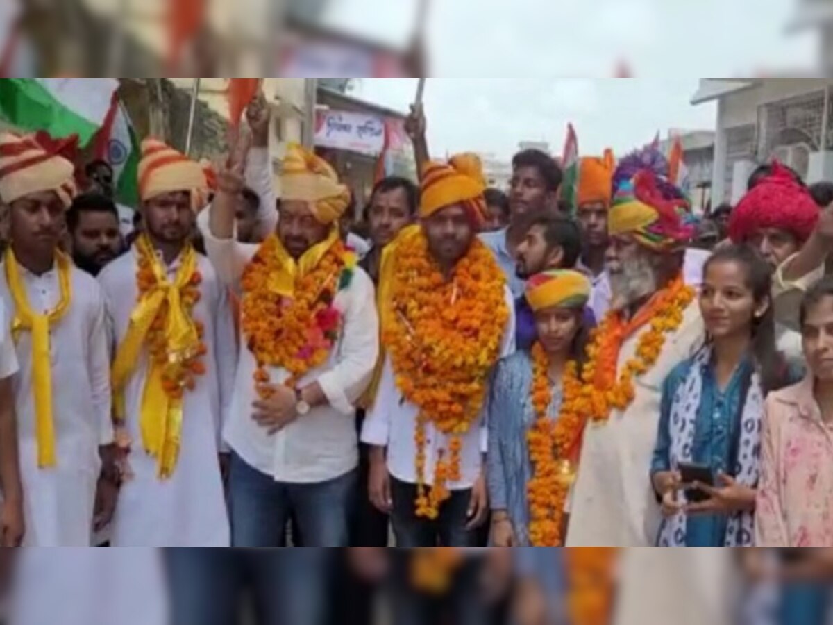 भीम के विधायक सुदर्शन सिंह ने NSUI अध्यक्ष अभिषेक सिंह के विजय जुलूस में की शिरकत