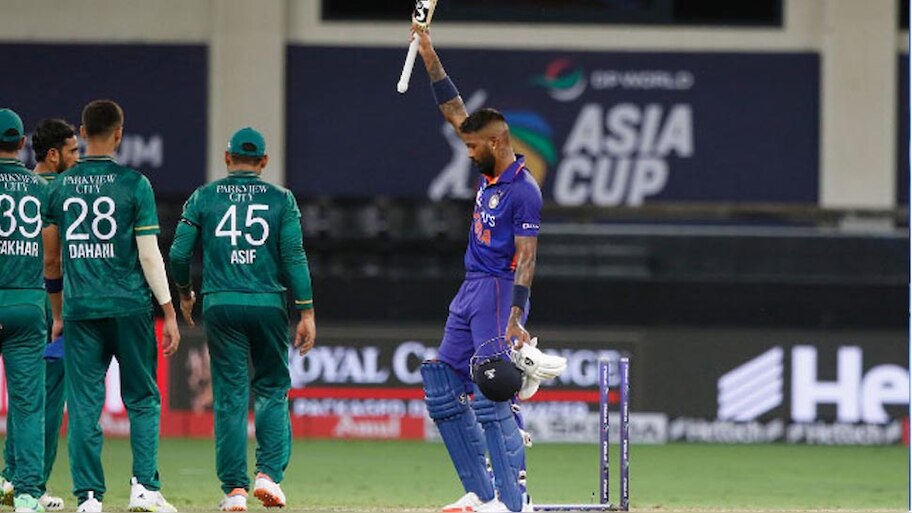 Ind vs Pak Match: हार्दिक पांड्या की क्षमताओं से हैरान हुए बाबर आजम, रोहित शर्मा ने बताया 'डायनामाइट'