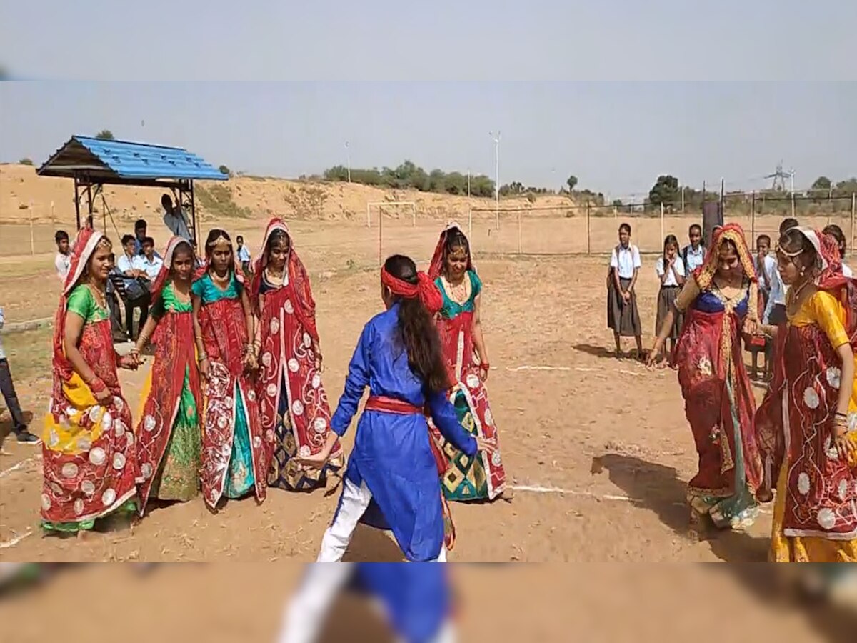 Udaipurwati: खेल के मैदान में घाघरा और ओढ़नी पहनकर उतरी महिलाएं, कबड्डी में दी पटखनी