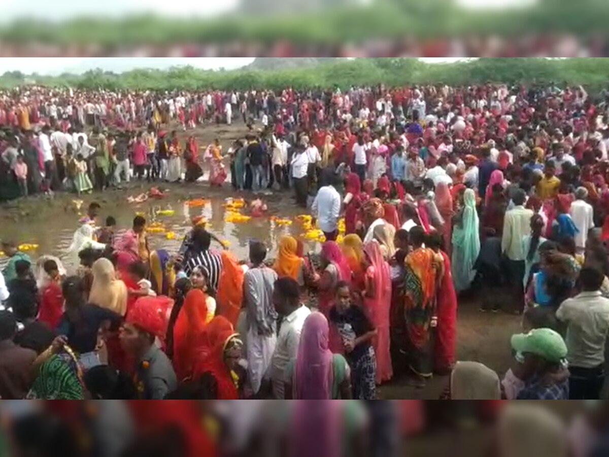 सुमेरपूर: 45 साल बाद 2,100 बहनों ने निभाई तालाब पूजन की रस्म, उमड़ी हजारों लोगों की भीड़