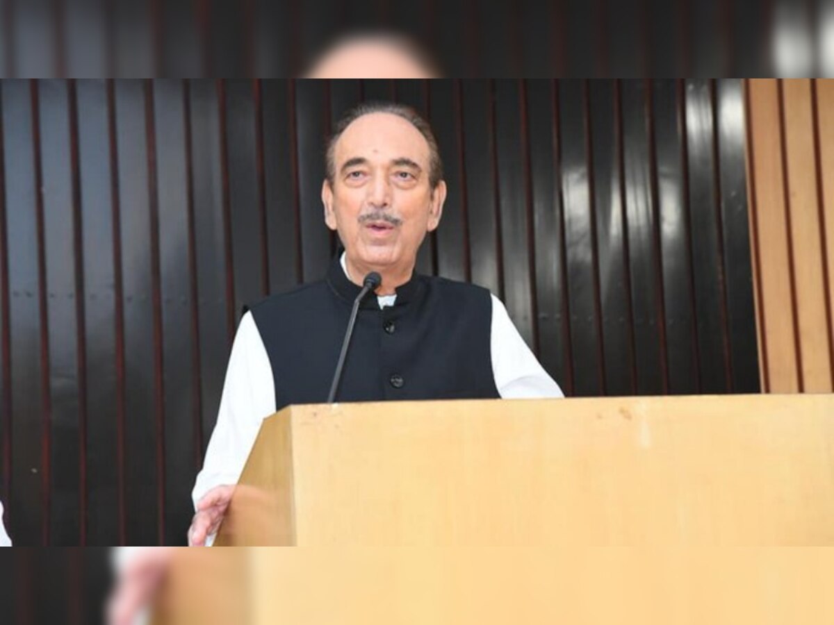 Jammu-Kashmir में Congress को बड़ा झटका, Ghulam Nabi Azad के समर्थन में 64 नेताओं का इस्तीफा