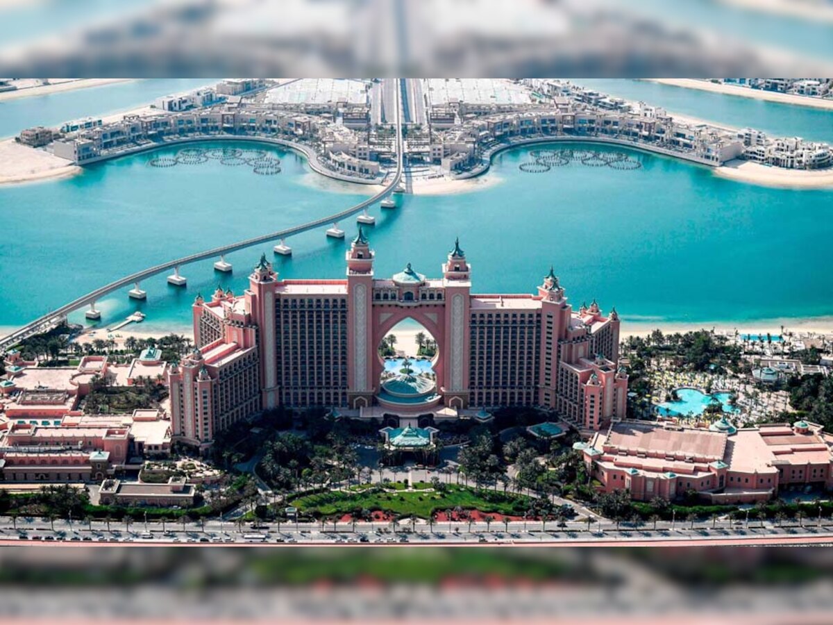दुबई पाम जुमेराह आइलैंड दुनिया की सबसे महंगी प्रॉपर्टी में शुमार किया जाता है.
