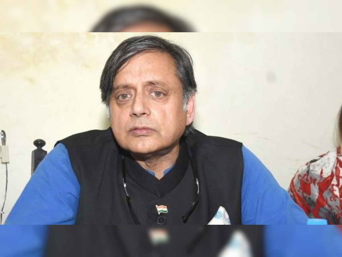 Congress President का चुनाव लड़ने की अटकलों के बीच Shashi Tharoor को BJP ने दी नसीहत, कहा- इससे सीखें सबक