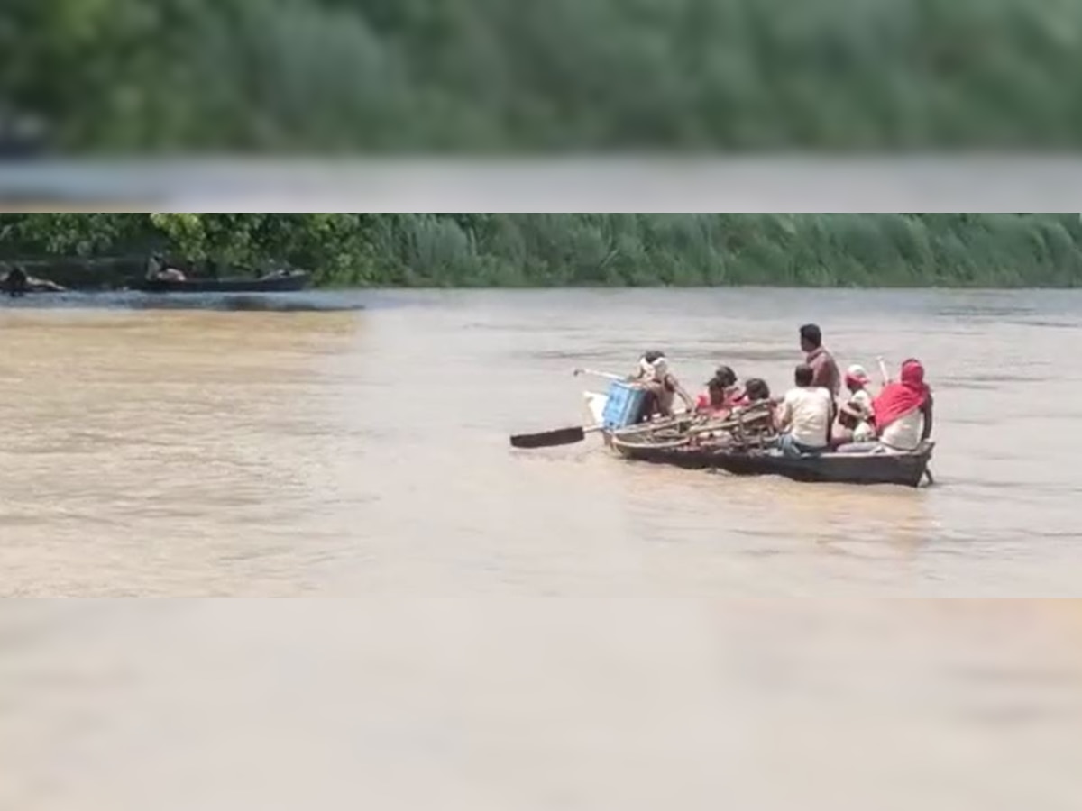 लखीसराय में गंगा के जलस्तर में लगातार हो रही वृद्धि, घर से बेघर हुए ग्रामीण