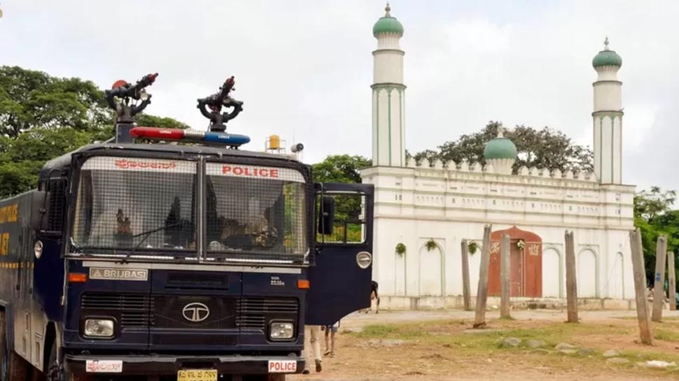 Eidgah Raw: गणेश चतुर्थी कहीं और मनाई जा सकती है, ईदगाह मामले में सुप्रीम कोर्ट का फैसला Eidgah Raw: गणेश चतुर्थी कहीं और मनाई जा सकती है, ईदगाह मामले में सुप्रीम कोर्ट का फैसला