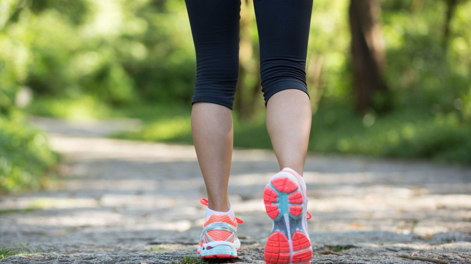 Weight Loss Tips: क्या शरीर का वजन बढ़ने से हैं परेशान? रोजाना बस इतने मिनट कर लें वॉक, शेप में आ जाएगी बॉडी Weight Loss Tips: क्या शरीर का वजन बढ़ने से हैं परेशान? रोजाना बस इतने मिनट कर लें वॉक, शेप में आ जाएगी बॉडी