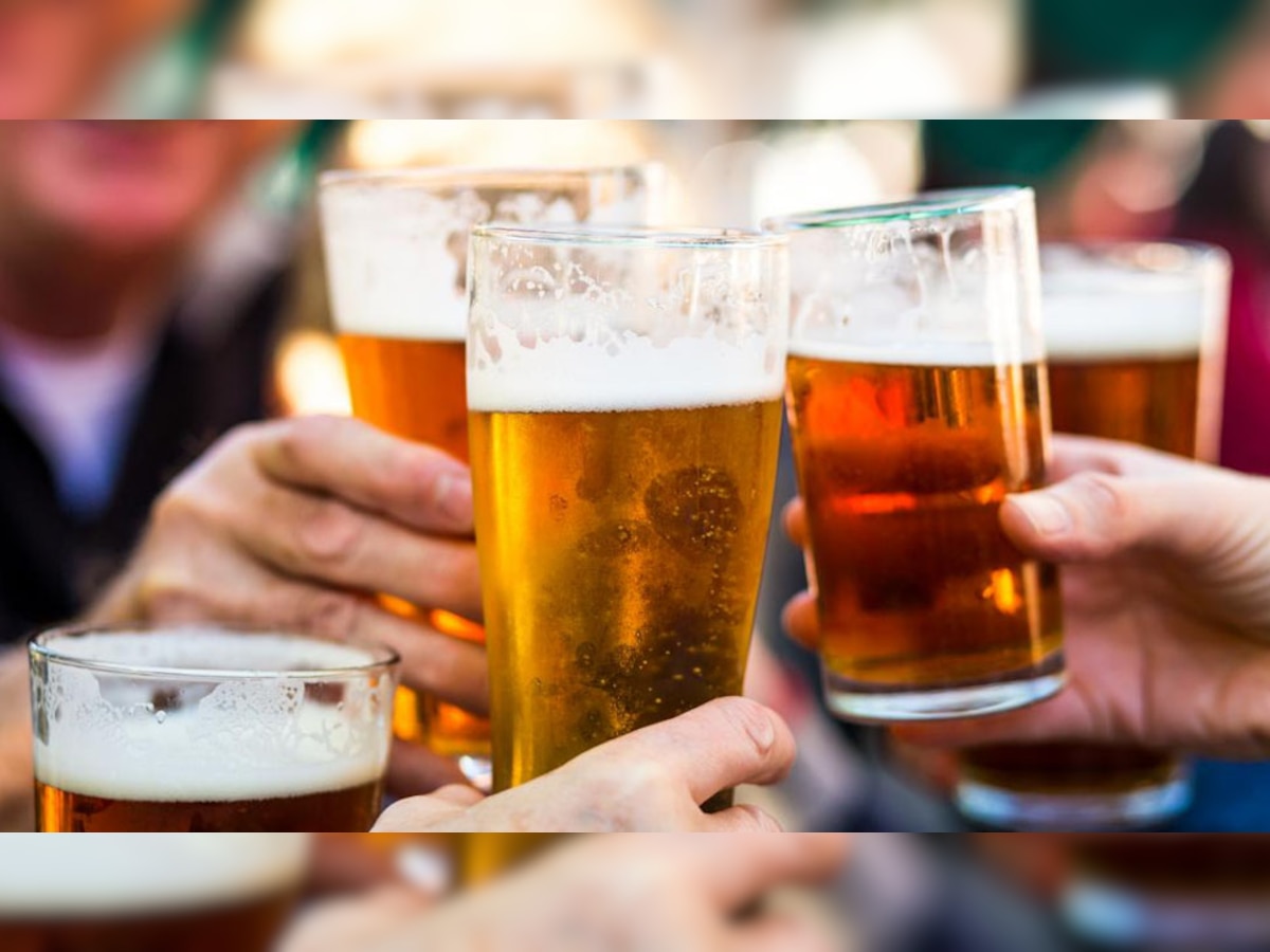 Health Tips: अगर शरीर देने लगे ये 4 संकेत तो हो जाएं अलर्ट, शराब-बीयर से हमेशा के लिए बना लें दूरी