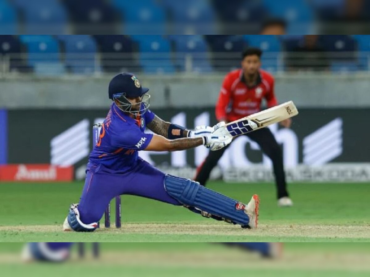 Asia Cup 2022: सूर्यकुमार यादव के 'तूफान' में उड़ा हॉन्ग कॉन्ग, एक ओवर में लगाए इतने छक्के