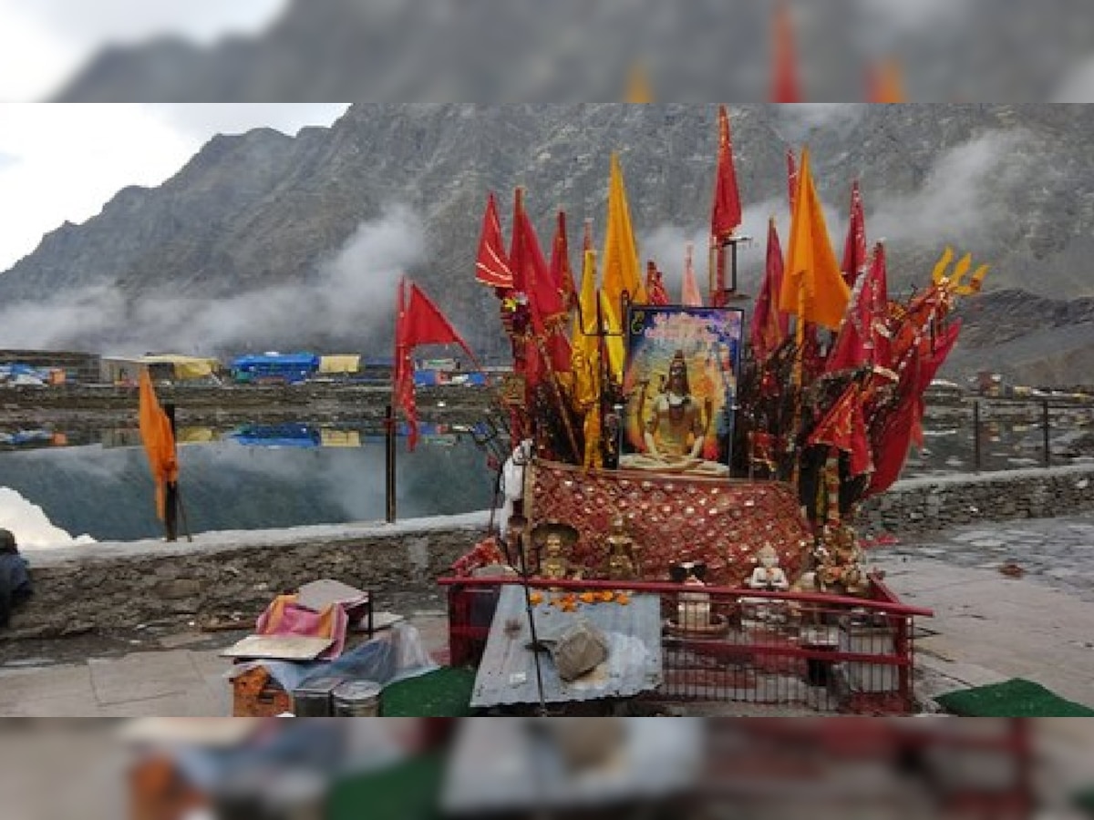 Manimahesh Yatra: कोरोना के बाद हजारों भक्तों ने लगाई डल झील में डुबकी, महादेव का किया दर्शन