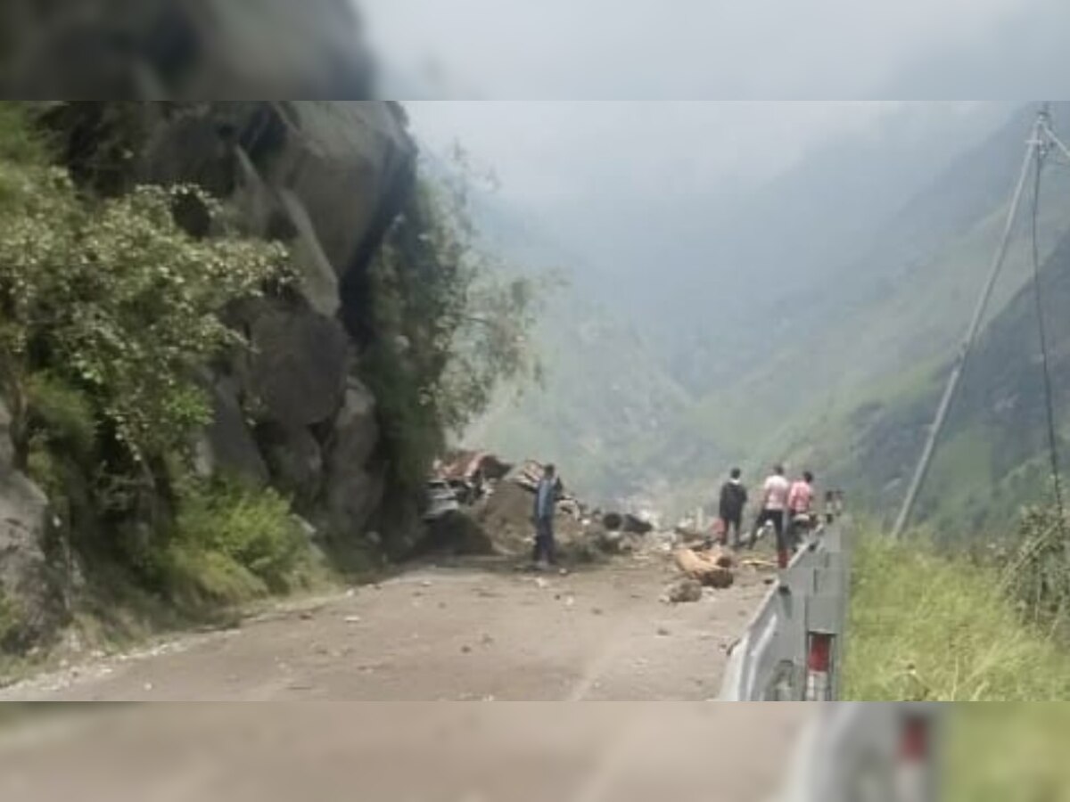 Accident: हिमाचल के चंबा में हुआ बड़ा हादसा,  2 लोगों की मौत, तीन घायल