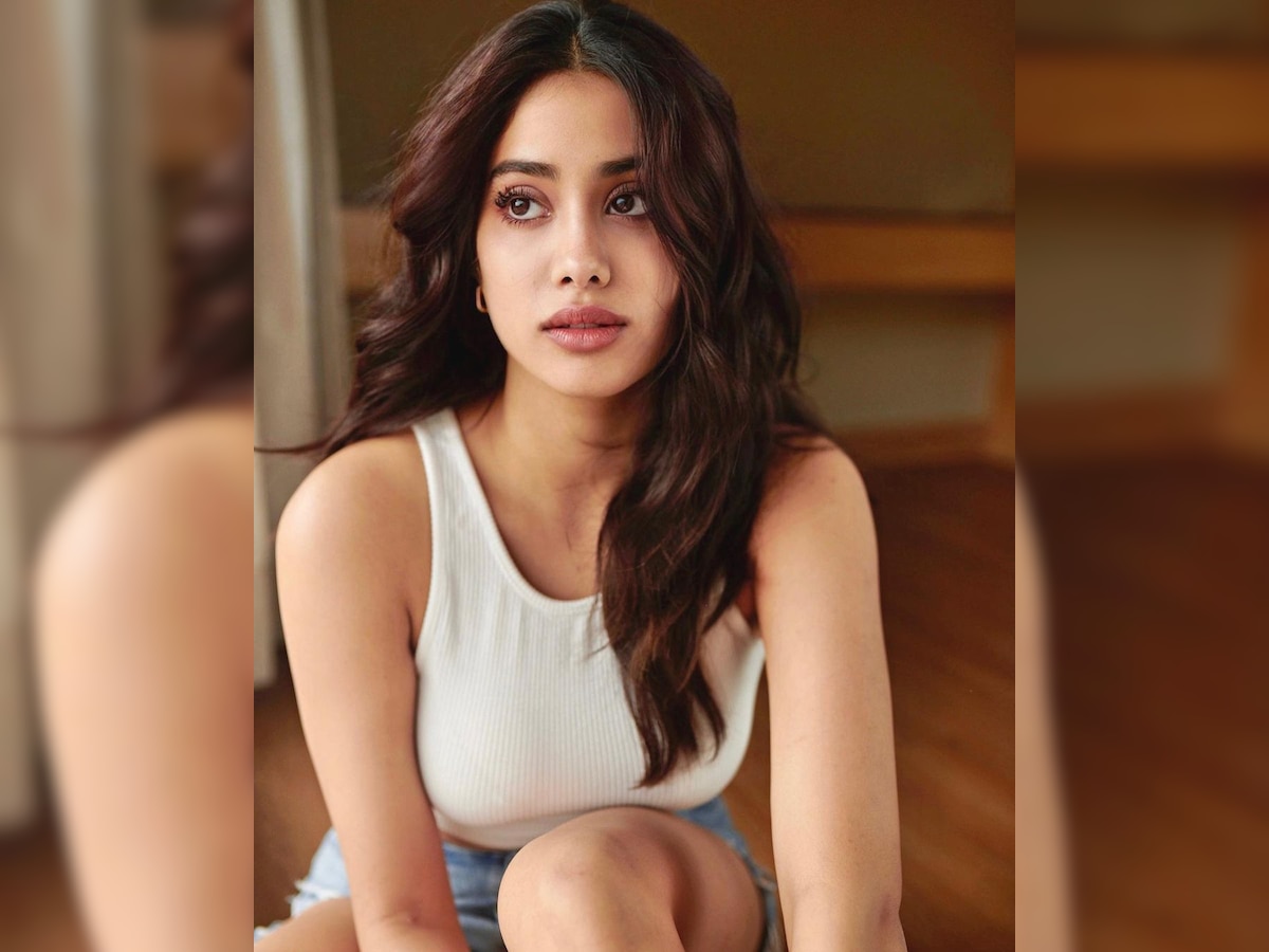 jahanvi kapoor shares bold photos on social media fans loved it skzs ...