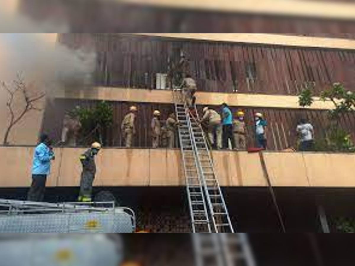 Lucknow Hotel Fire : पड़ोसी मदद न करते तो हजरतगंज होटल में तमाम और जानें जातीं