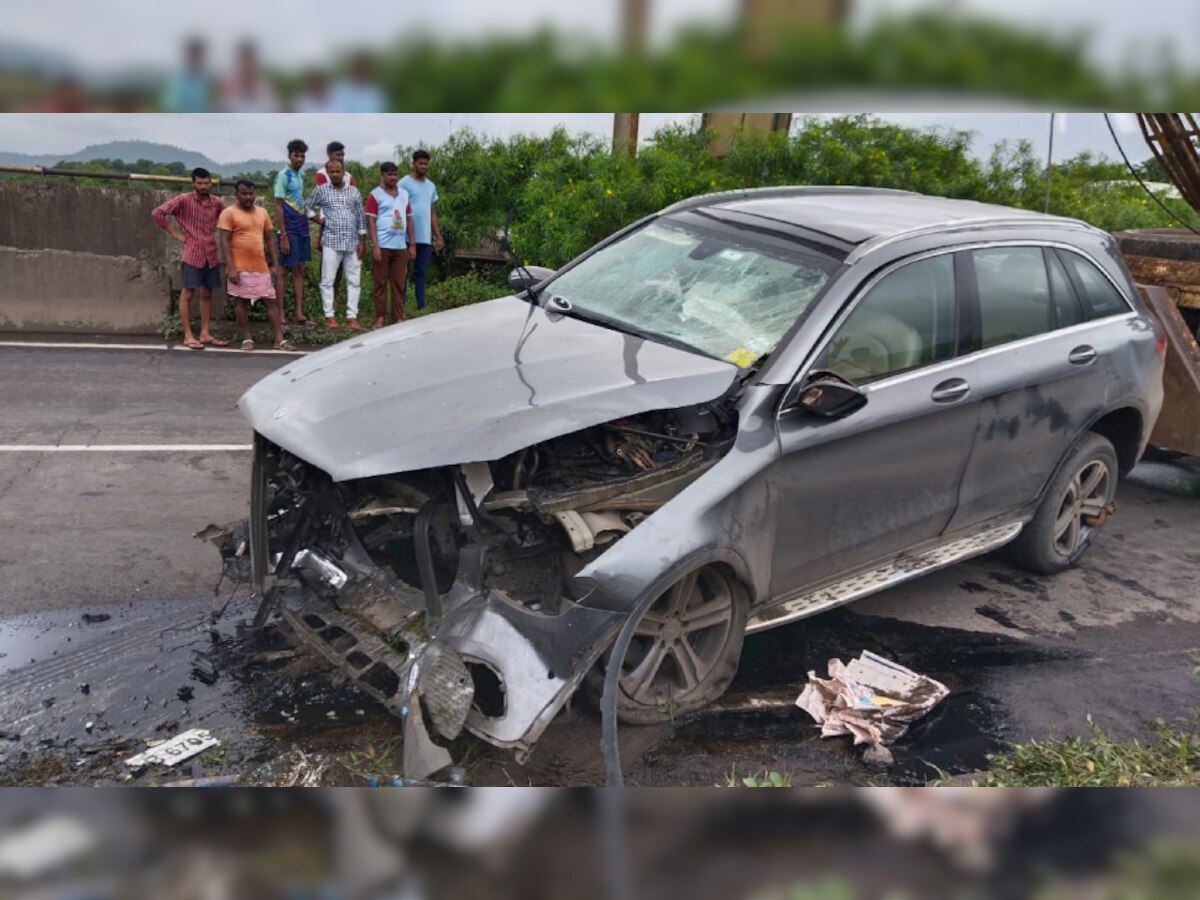 Cyrus Mistry का जिस Mercedes-Benz GLA 220D कार से एक्सीडेंट हुआ, उसमें थे ये सेफ्टी फीचर्स; लेकिन सब हो गए फेल!