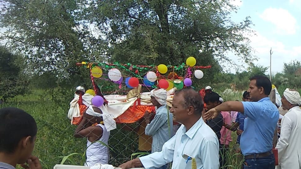Udaipurwati Road dispute in this village regarding funeral procession this is the whole matter