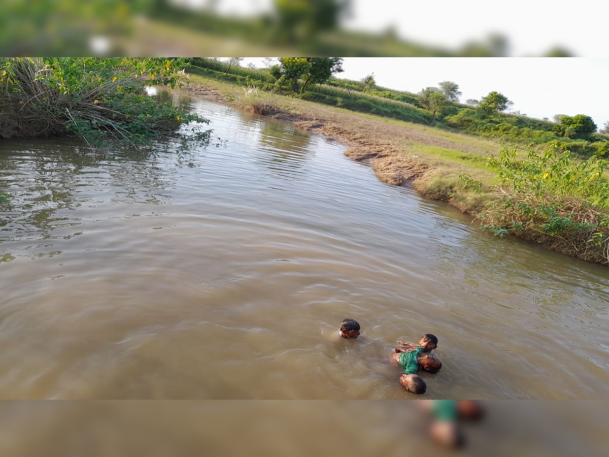 पानी मे डूबने से मौत.