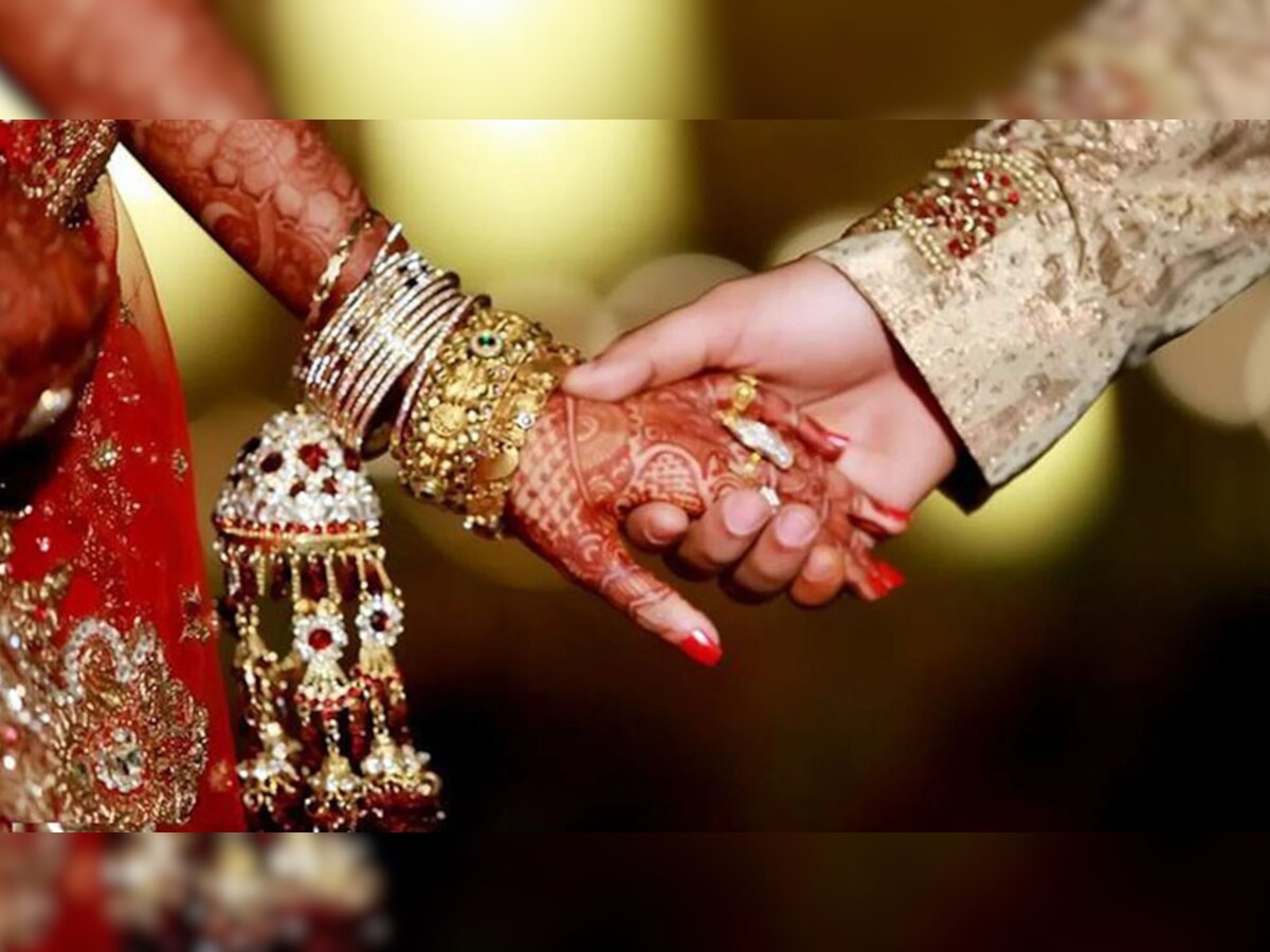 Samudrik Shastra: शादी के लिए ढूंढ रहे हैं मनपसंद लड़की? उंगलियों की इन बनावट से जान सकते हैं उनका स्वभाव और किस्मत 