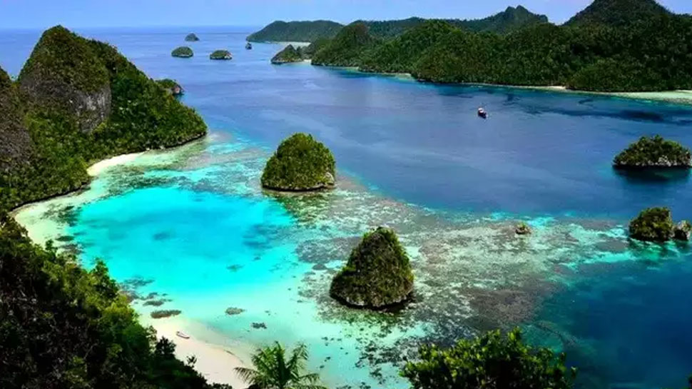 Last Paradise On Earth Raja Ampat Island Of Indonesia See Beautiful ...