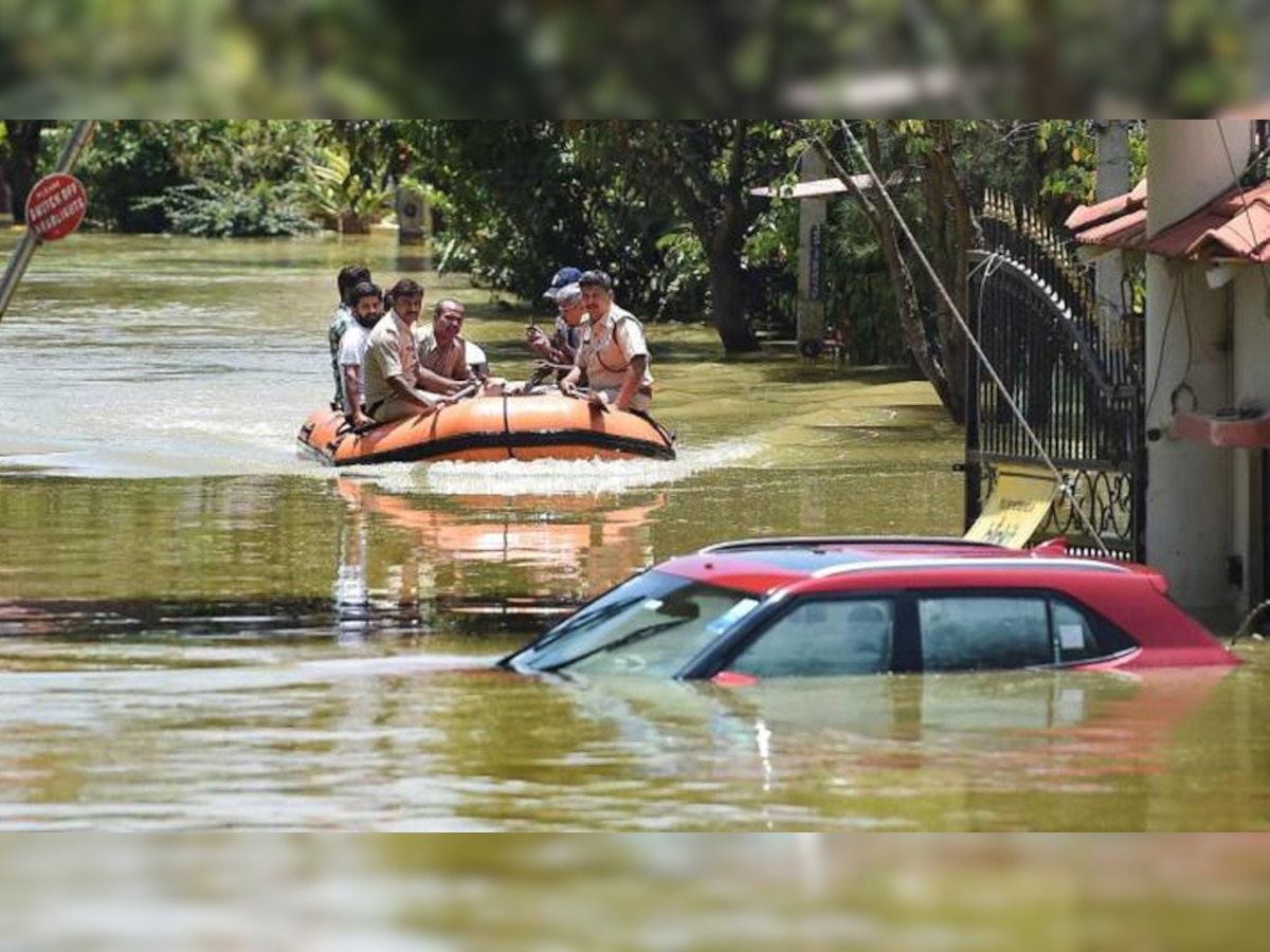 Bengaluru Flood: बेंगलुरु की 'दिल डुबाने' वाली DNA रिपोर्ट, करनी पड़ रही बुलडोजर-ट्रैक्टर-नाव की सवारी