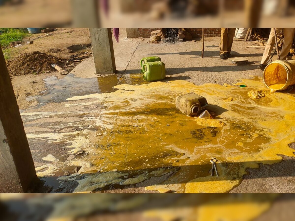 Chhabra: अवैध शराब के खिलाफ बड़ी कार्रवाई,15 भट्टीयां नष्ट, 40 लीटर हथकड़ शराब बरामद
