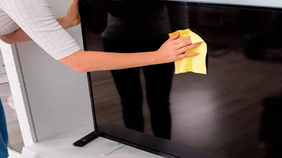 how-to-clean-tv-screen-television-cleaning-hacks-home-remedies-easy