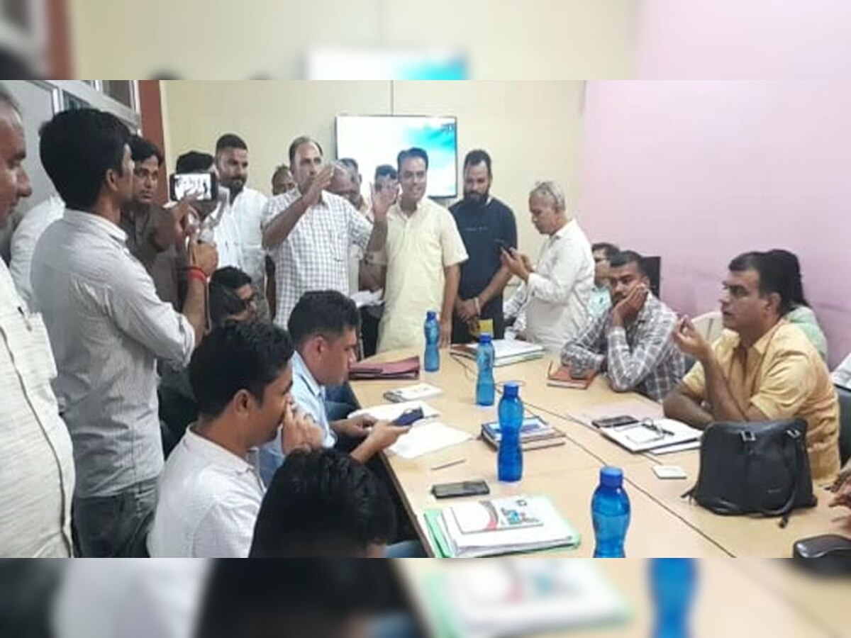 फतेहपुर में पंचायत समिति वीसी रूम में आयोजित हुई जनसुनवाई, भाजपा पार्षदों ने जताई नाराजगी