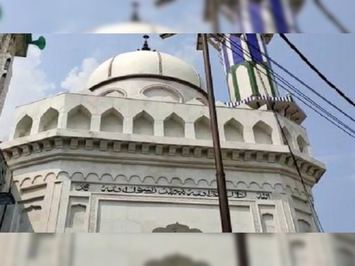 Jama Masjid: जामा मस्जिद को बम से उड़ाने और मौलवी को गोली मारने की धमकी देने वाला गिरफ्तार, जानें पूरा मामला