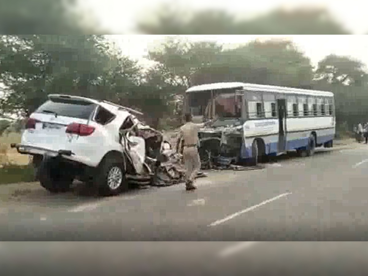 गोगामेड़ी में फॉर्चुनर और रोडवेज बस की टक्कर में कार चालक की मौके पर मौत हो गई 
