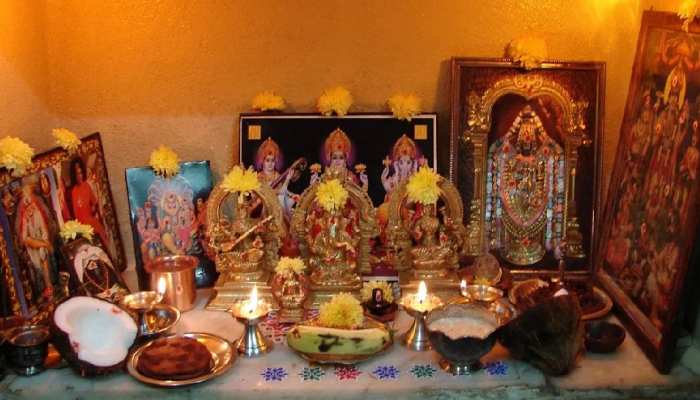 Vastu Tips: पूजा घर को लेकर न करें ये गलतियां, चुकानी पड़ सकती है बड़ी कीमत 