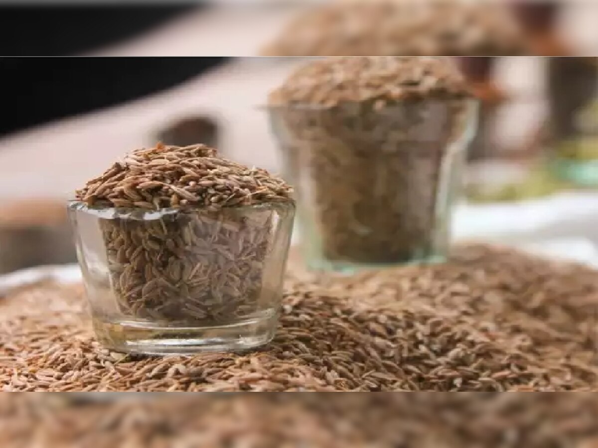 Cumin Seeds Benefits jeera khane ke fayde aur nuksan zeera water for