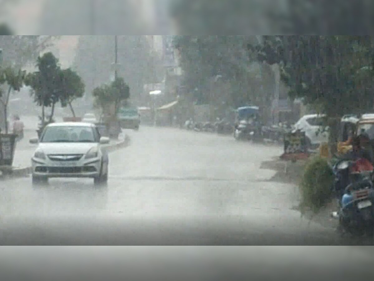 Pratapgarh: हफ्तेभर से गर्मी  से परेशान थे लोग, तेज बारिश ने दी राहत