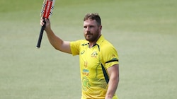 Aaron Finch अपने Last ODI में हुए बोल्ड, भावुक फैंस ने खड़े होकर बजाई तालियां- Video