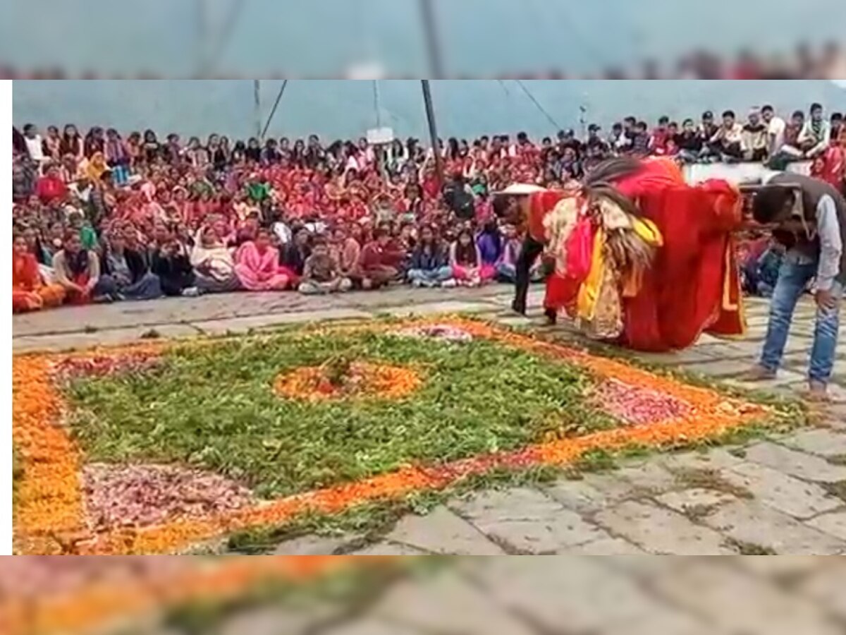 Uttarkashi: उत्तराखंड में दुर्लभ पुष्पों का सेल्कू मेला, 13 हजार मीटर की ऊंचाई से लाए जाते हैं ब्रह्मकमल जैसे फूल