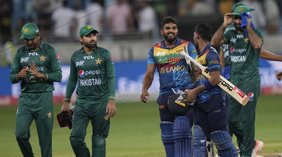 Asia Cup Final: पाकिस्तान ने जीता टॉस, पहले गेंदबाजी का फैसला, जानिए क्या है प्लेइंग 11