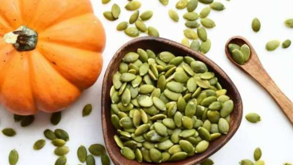 Benefits of Pumpkin Seeds: कद्दू के बीज हार्ट हेल्थ, ब्लड शुगर लेवल्स , फर्टिलिटी और नींद की क्वालिटी में सुधार के लिए बहुत अच्छे हैं.ये कुछ प्रकार के ...