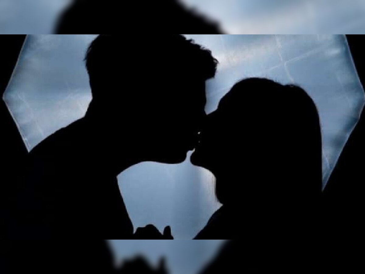 Kissing Tips: Girlfriend को रखना है खुश तो Kiss करते वक्त रखें इन बातों का ख्याल