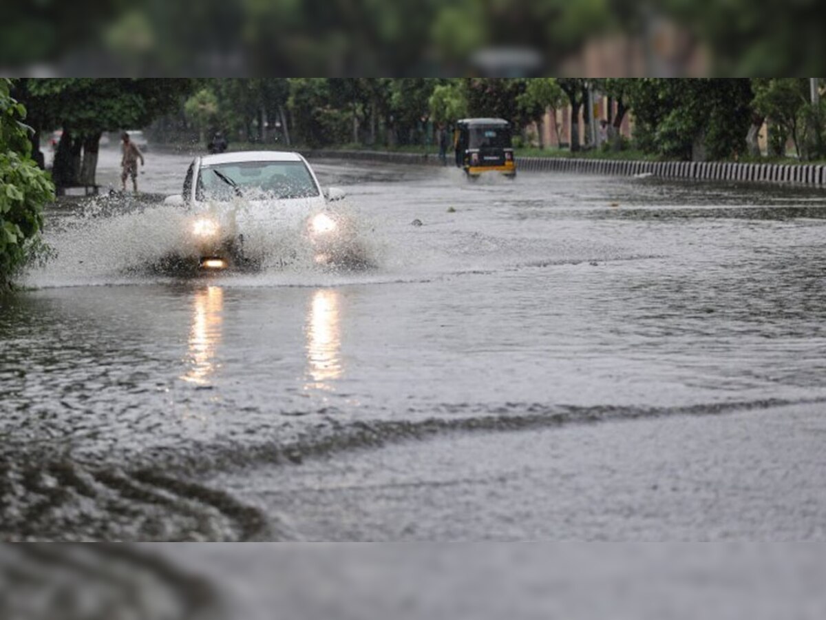 Weather Update: सावधान! आज दिल्ली समेत कई राज्यों में बरसेंगे मेघ? मौसम विभाग ने जारी किया अलर्ट