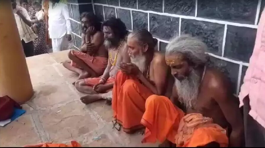 Maharashtra: बच्चा चोर होने के संदेह में भीड़ ने चार साधुओं को लाठियों से पीटा