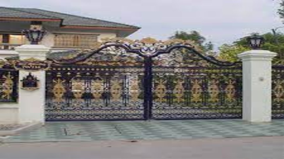 Vastu Tips For Main Gate मेन गेट का किस्मत से होता है तगड़ा कनेक्शन, मां लक्ष्मी के आगमन के लिए