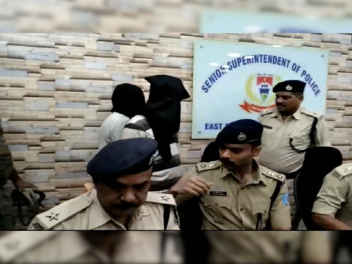 Jharkhand News: जमशेदपुर पुलिस ने बैंक डकैती और ज्वेलरी दुकान में लूट का किया खुलासा, दो अंतरराज्यीय लुटेरे गिरफ्तार 