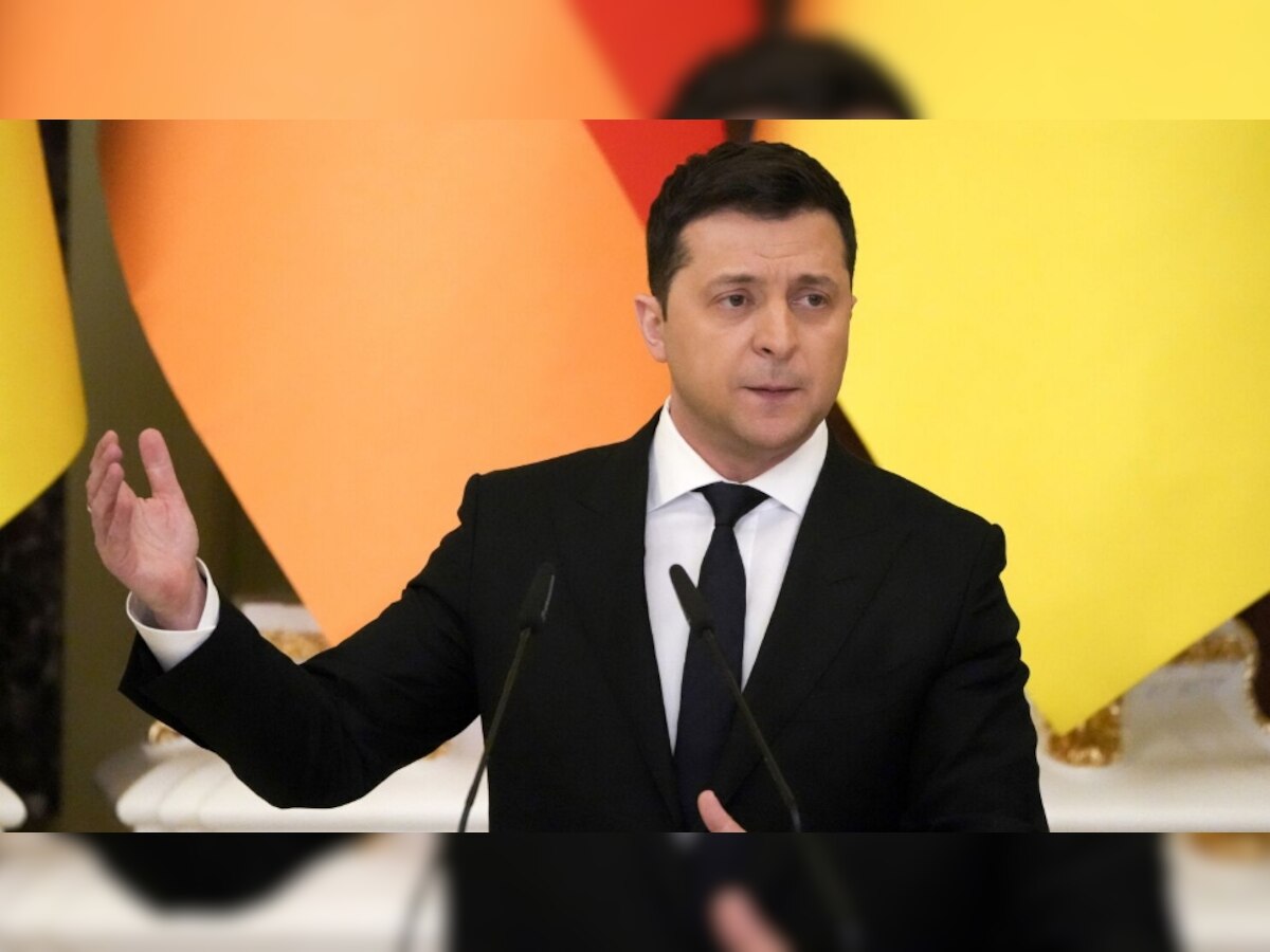 Volodymyr Zelenskyy Car Accident: रूस से जंग के बीच यूक्रेन के राष्ट्रपति जेलेंस्की सड़क हादसे के शिकार, कार को दूसरे वाहन ने मारी टक्कर