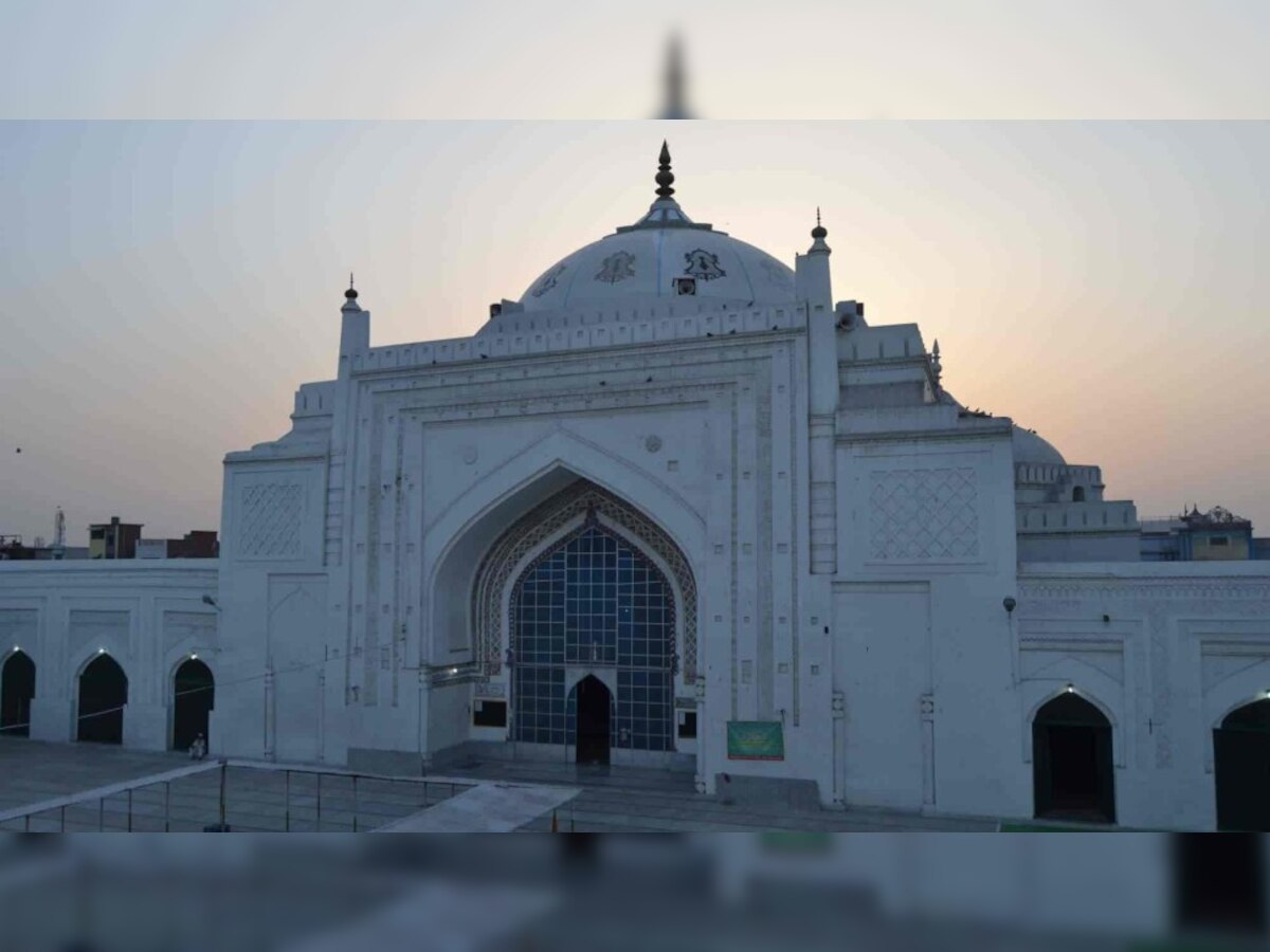 Badaun Jama Masjid: जामा मस्जिद फिर विवादों में, नीलकंठ महादेव मंदिर होने का दावा