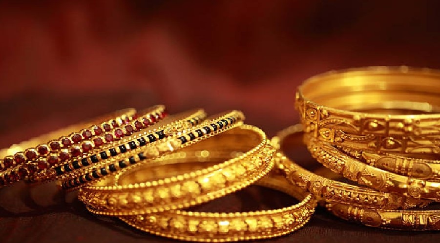 Gold Price 17 Sep: लगातार 4 दिनों से गिर रहे सोने के दाम, बाजार में 9000 रुपये टूटा गोल्ड