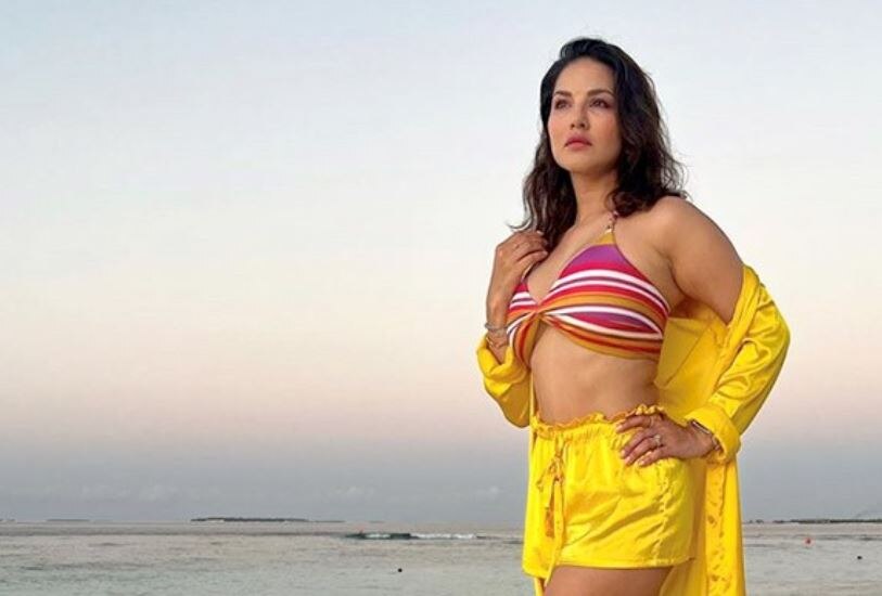 Sunny Leone raised the web by sporting monokini, created a sensation on social media