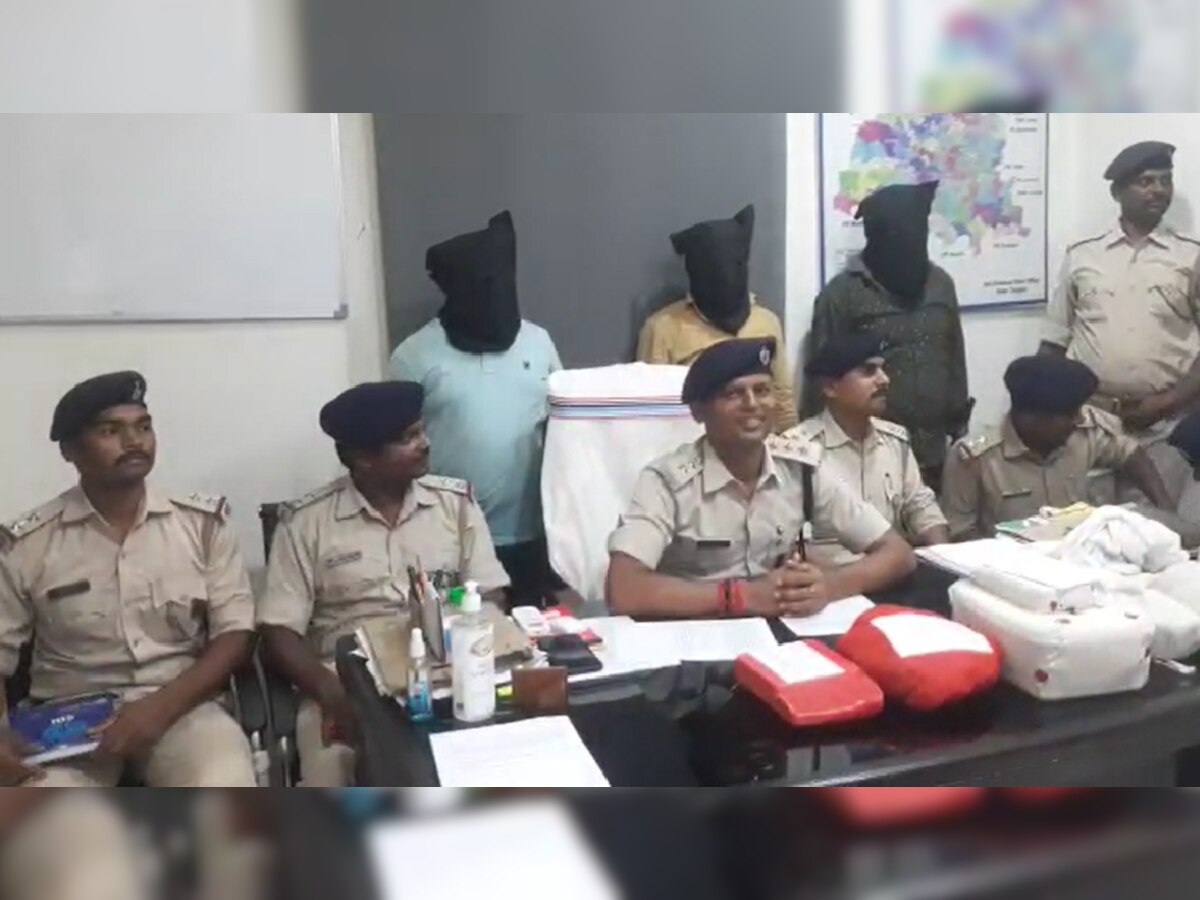 Jharkhand News: देवघर पुलिस  4 किलो गांजा सहित चार तस्करों को किया गिरफ्तार, गुप्त सूचना पर कार्रवाई