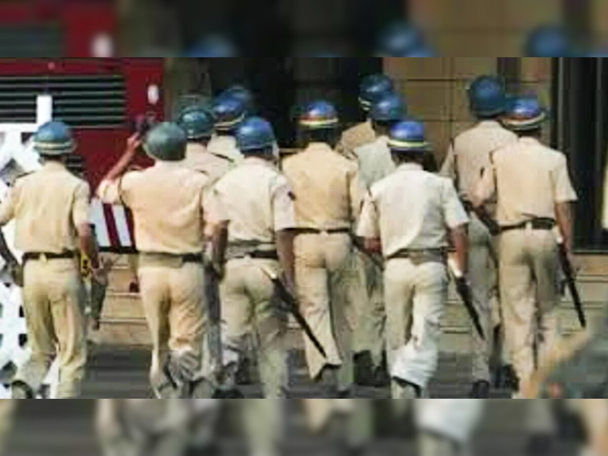 बिहार: कटिहार में पुलिस थाने पर हमले में 7 पुलिसकर्मी घायल, हिरासत में मौत का है मामला