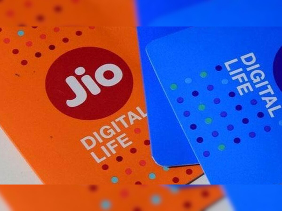 Jio के महज 155 रुपये वाले रिचार्ज को दनादन खरीद रहे ग्राहक, पूरे महीने चलेगा इंटरनेट और होगी अनलिमिटेड कॉलिंग 