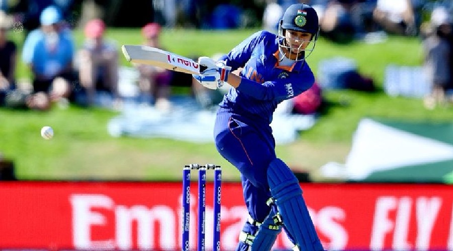 ENG vs IND: मंधाना, भाटिया-हरमनप्रीत के दम पर जीता भारत, इंग्लैंड को 7 विकेट से रौंदा