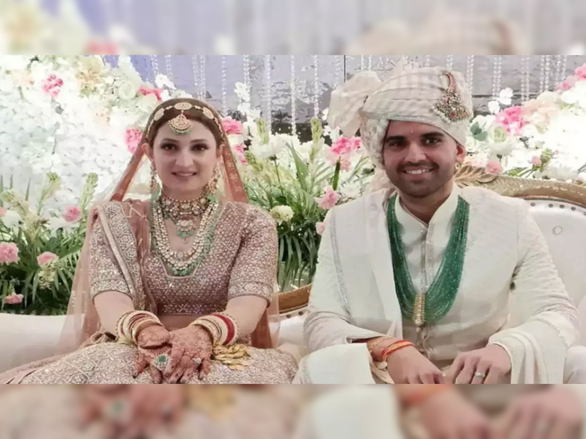 Team India bowler Deepak Chahar and his wife jaya bharadwaj love story ...