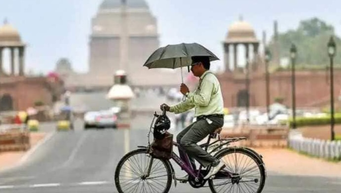 Delhi Weather: आज दिल्ली में छाए रहेंगे बादल, जानें दिन भर के मौसम का अपडेट